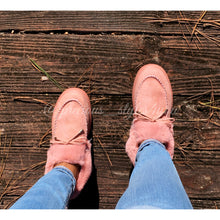 Load image into Gallery viewer, Shoes - Fluffy Moccasin - Pink
